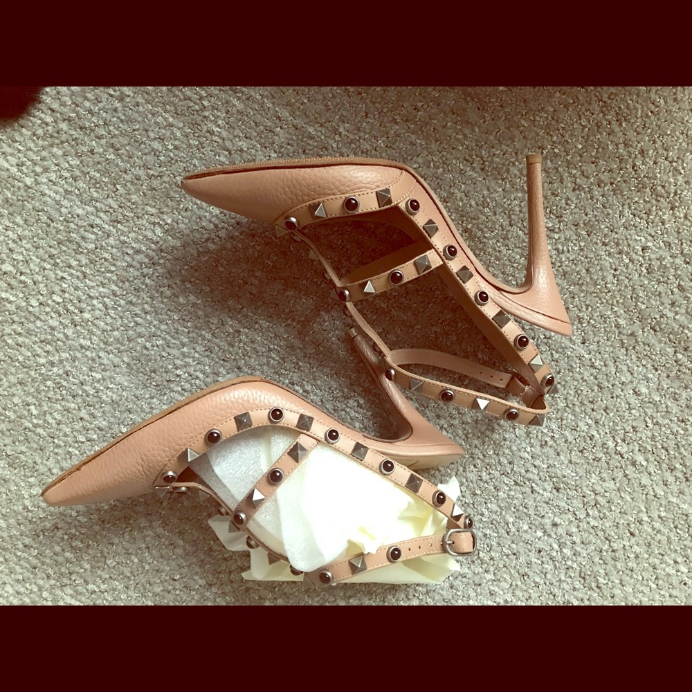 Valentino Rockstud Nude Heels size 36